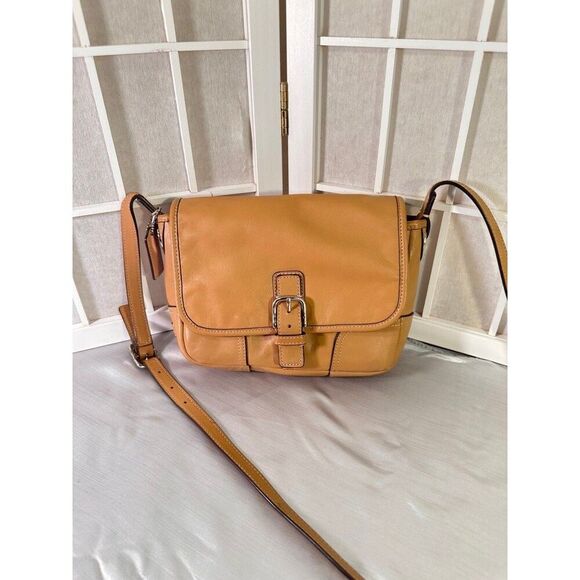 Coach Handbags - Coach Hadley Field Bag